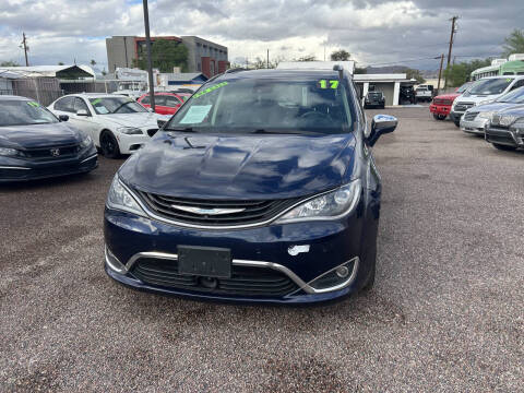 2017 Chrysler Pacifica Hybrid Platinum