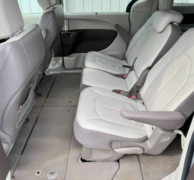 2017 Chrysler Pacifica Touring Plus