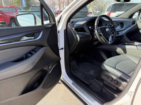 2023 Buick Enclave Essence