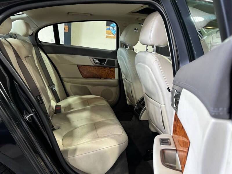 2010 Jaguar XF Premium