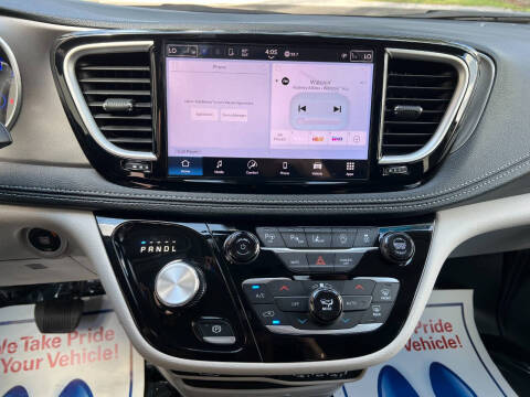 2024 Chrysler Pacifica Touring L