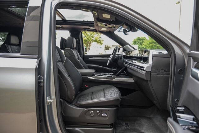 2025 Cadillac Escalade-V