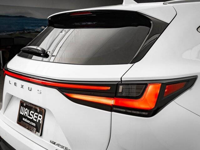 2026 Lexus NX 450h+ Luxury