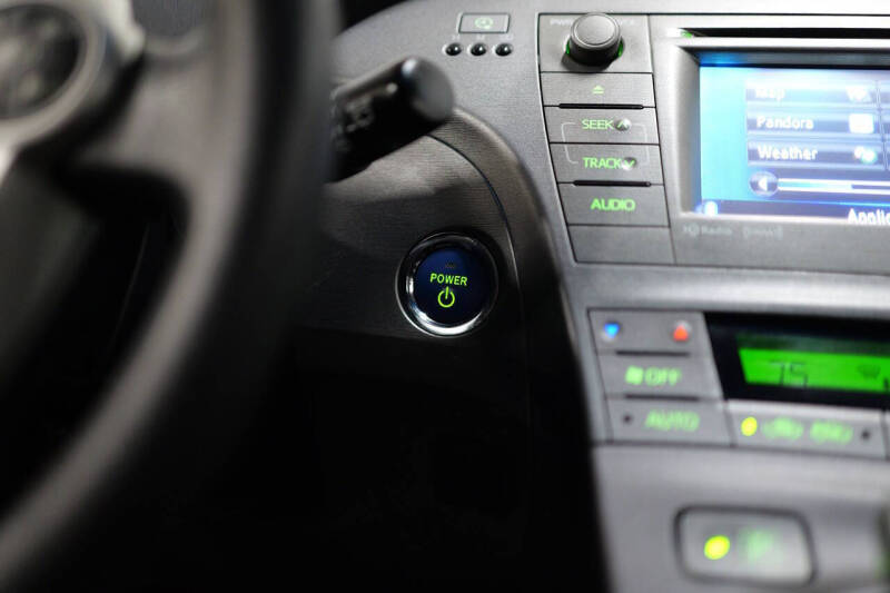 2013 Toyota Prius Plug-in Hybrid Advanced