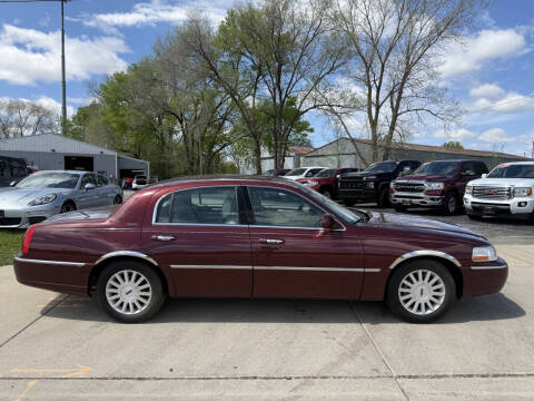 2004 Lincoln Town Car Signature