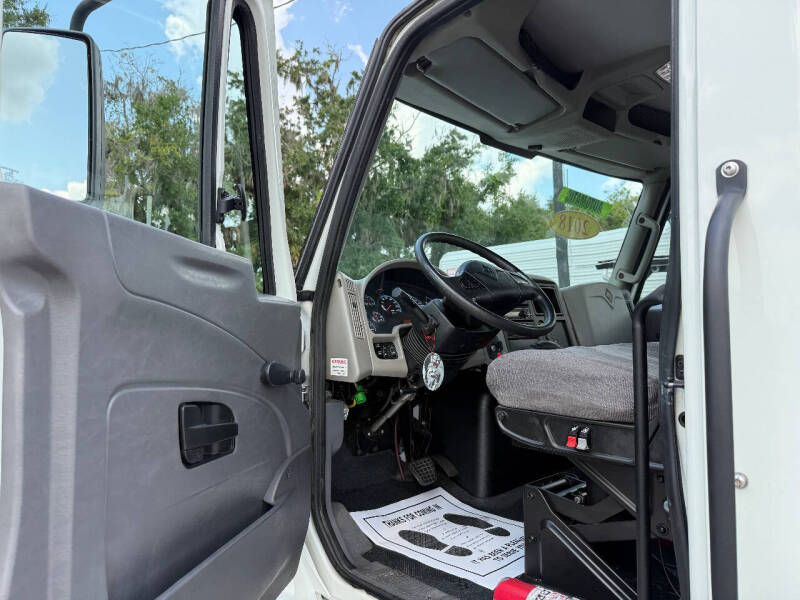 2018 International DuraStar 4300