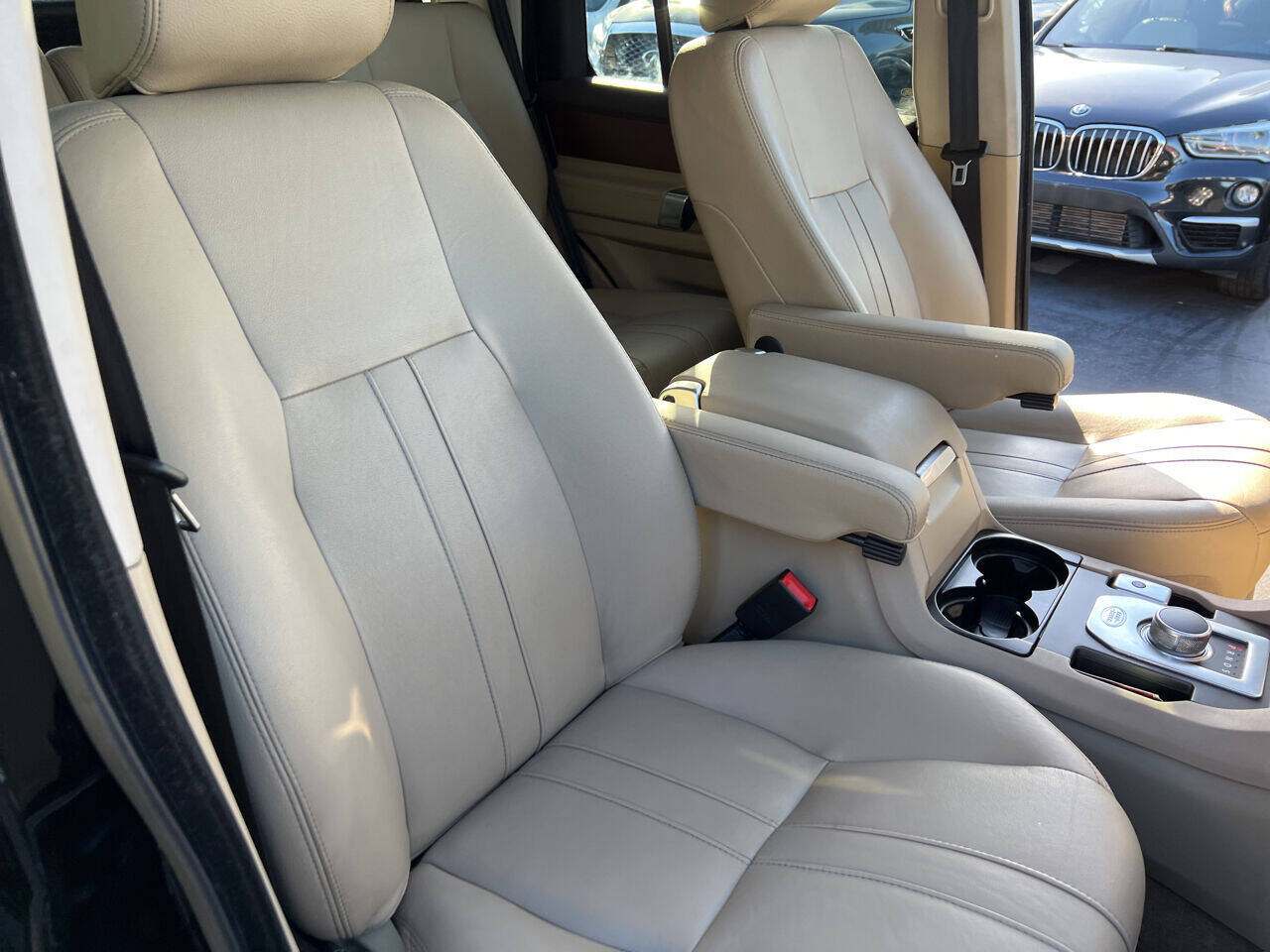 2016 Land Rover LR4  - $23,900