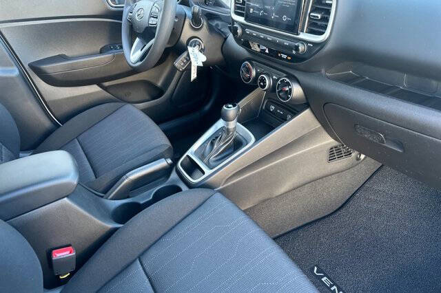 2026 Hyundai Venue SE