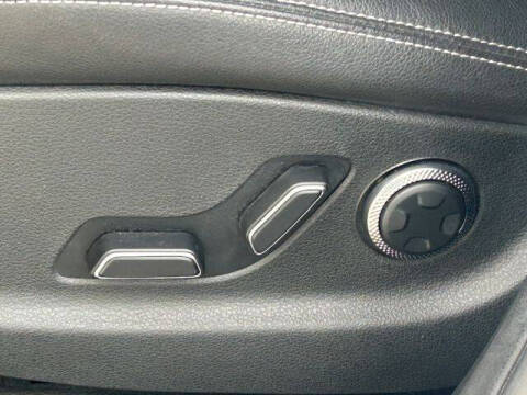 2025 Genesis GV70 2.5T Standard