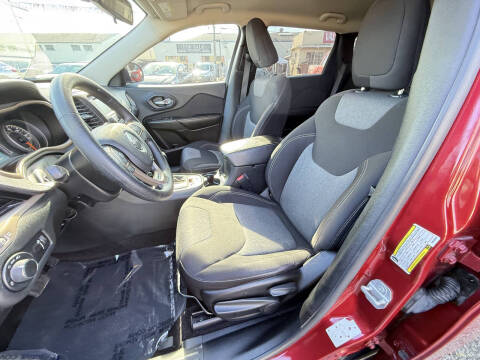 2016 Jeep Cherokee Sport