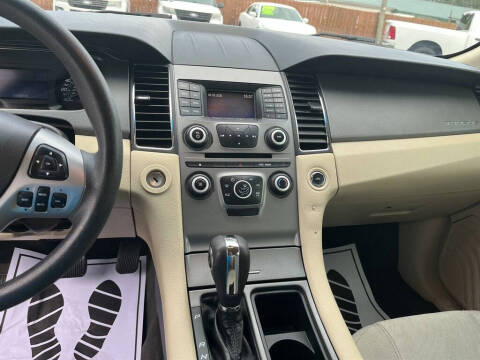 2014 Ford Taurus SE