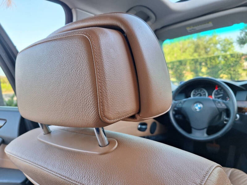 2009 BMW 5 Series 528i