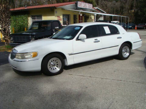 2001 Lincoln Town Car for sale at VANS CARS AND TRUCKS in Brooksville FL