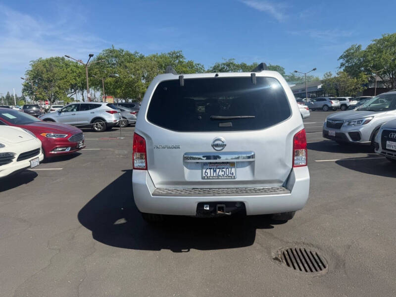 2012 Nissan Pathfinder S