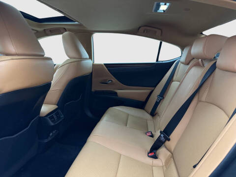 2022 Lexus ES 350