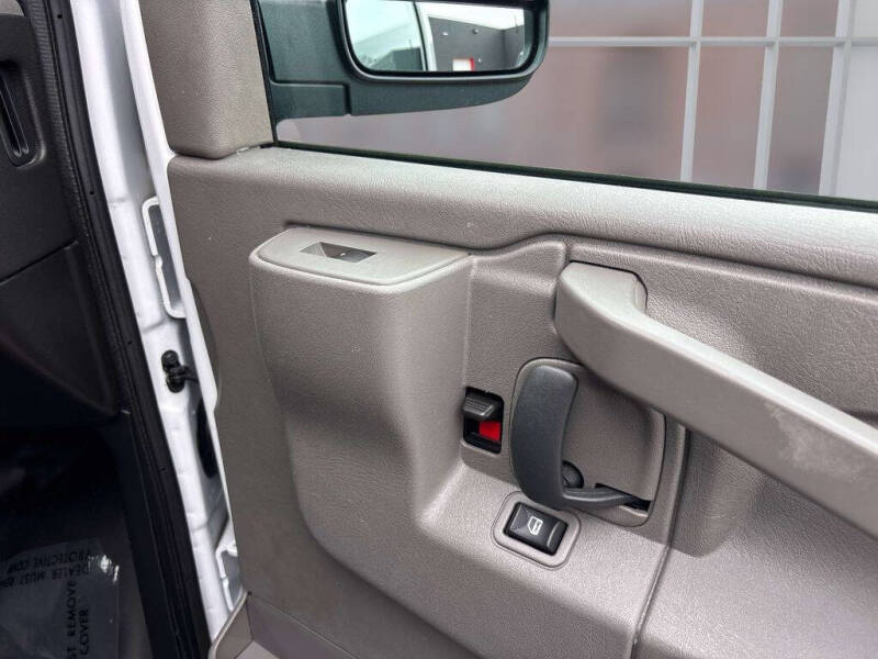 2024 Chevrolet Express 2500