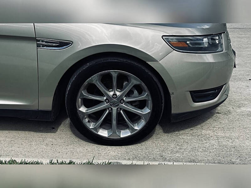 2018 Ford Taurus Limited