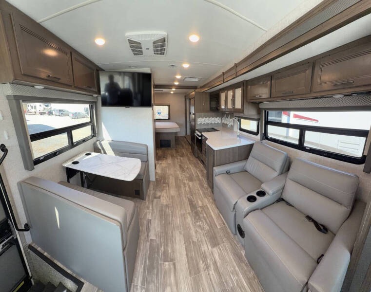 2022 Thor Motor Coach Hurricane 29M