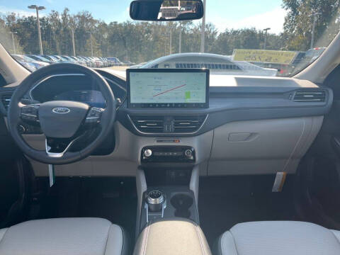 2026 Ford Escape Hybrid Platinum