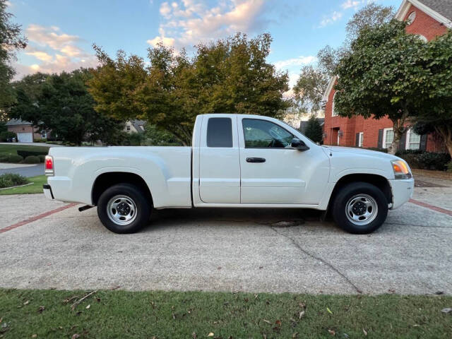 2009 Mitsubishi Raider for sale at Select Autos in Alpharetta , GA