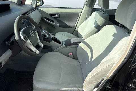 2010 Toyota Prius III