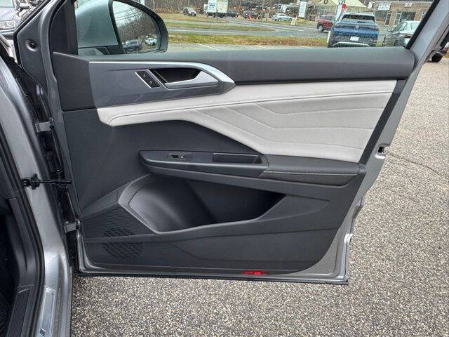 2026 Volkswagen Taos SEL 4Motion