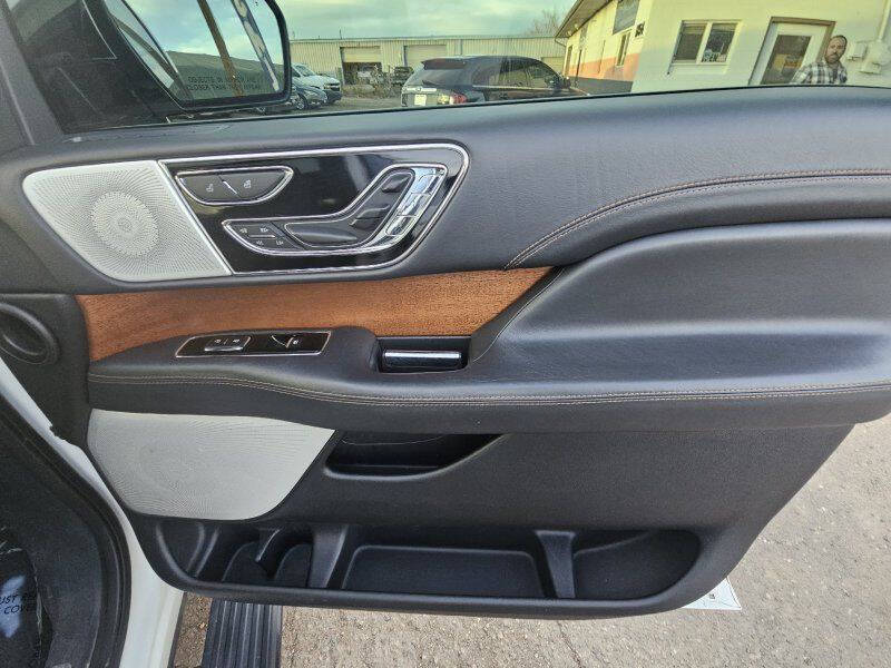 2022 Lincoln Navigator L Black Label