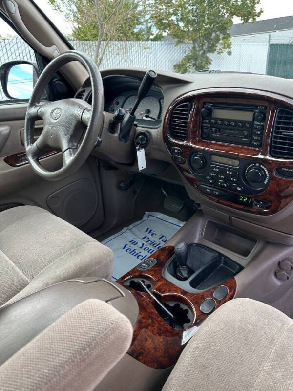 2002 Toyota Sequoia SR5