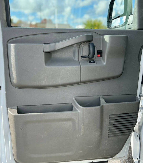 2020 GMC Savana 2500