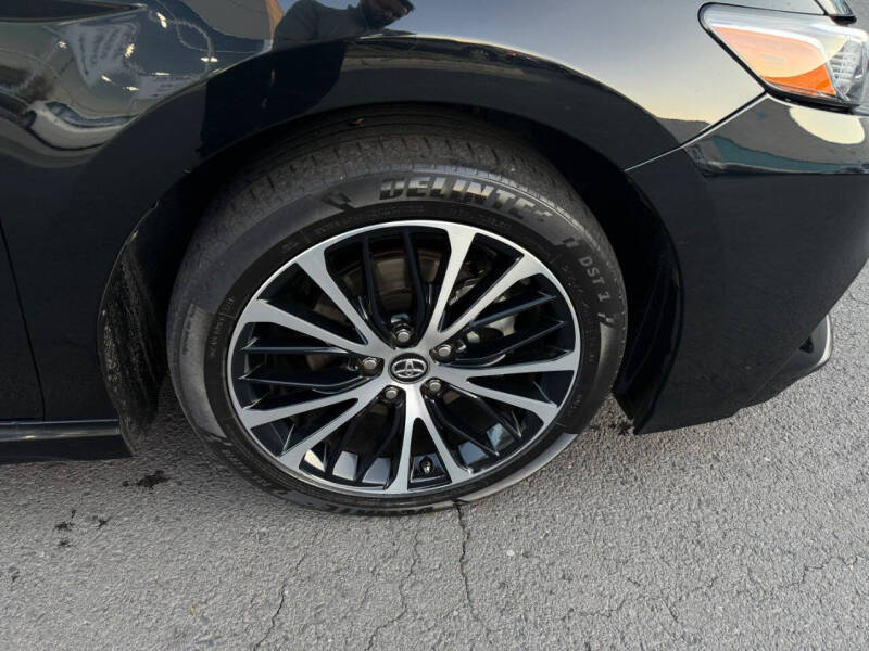 2019 Toyota Camry SE