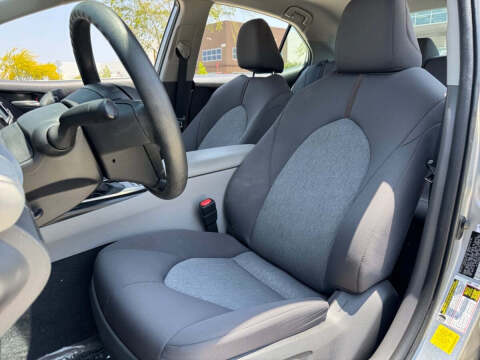 2020 Toyota Camry Hybrid LE