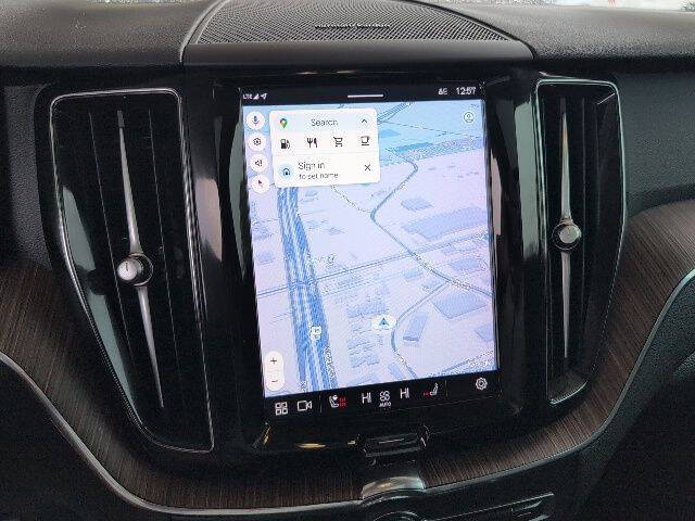 2022 Volvo XC60 B5 Momentum