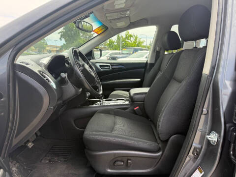 2018 Nissan Pathfinder SV