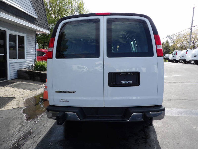 2024 Chevrolet Express 2500