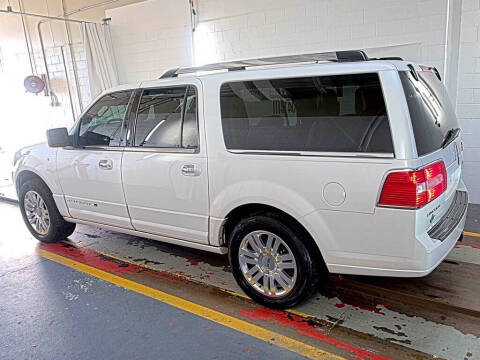 2013 Lincoln Navigator L