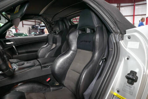 2004 Dodge Viper SRT-10