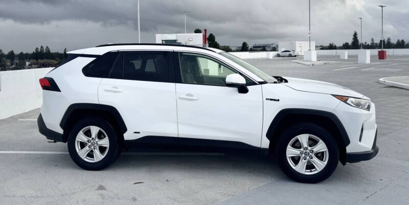 2020 Toyota RAV4 Hybrid XLE