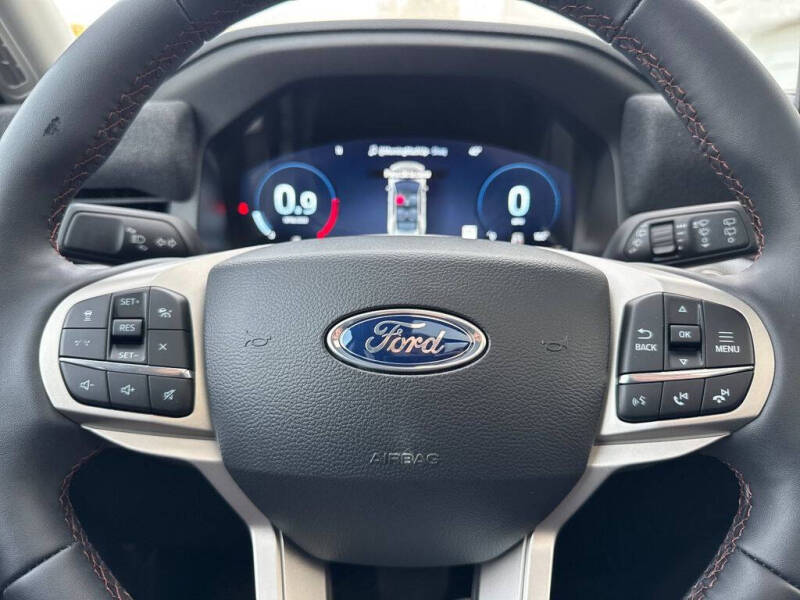 2025 Ford Explorer Active