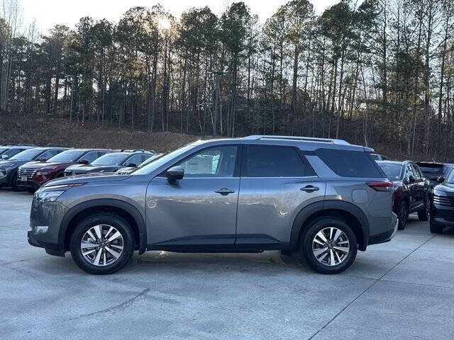 2025 Nissan Pathfinder SL