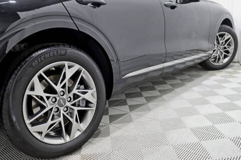 2024 Genesis GV70 2.5T Standard