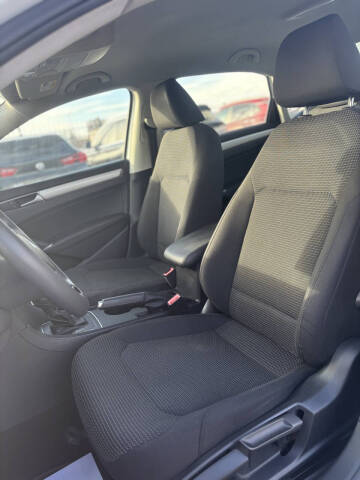 2016 Volkswagen Passat 1.8T S