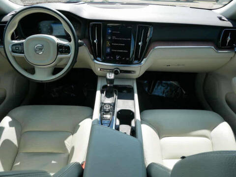 2021 Volvo S60 T5 Momentum