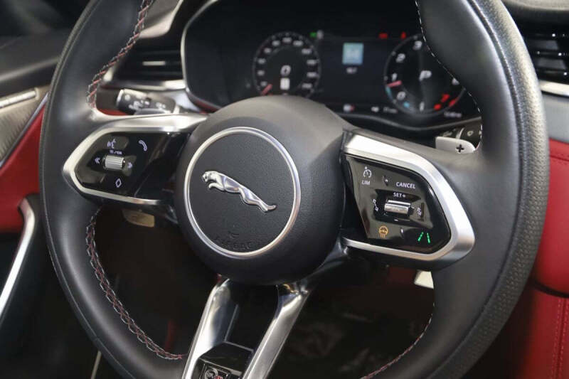 2024 Jaguar F-PACE SVR