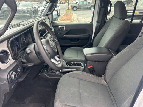 2024 Jeep Wrangler Sahara 4xe