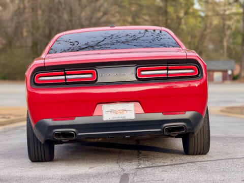 2016 Dodge Challenger SXT Plus