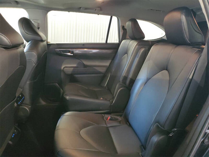 2022 Toyota Highlander Limited