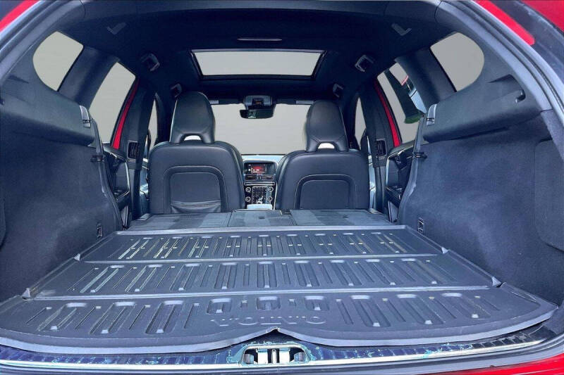 2016 Volvo XC60 T6 Drive-E R-Design