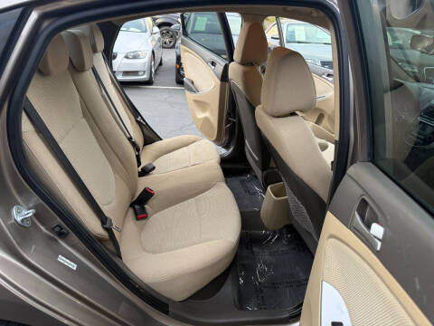 2014 Hyundai Accent GLS