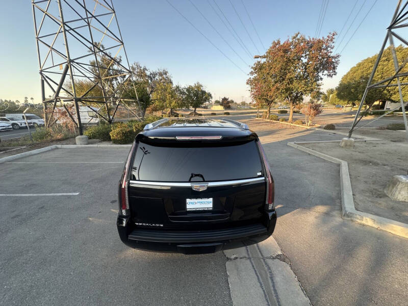 2016 Cadillac Escalade Luxury Collection