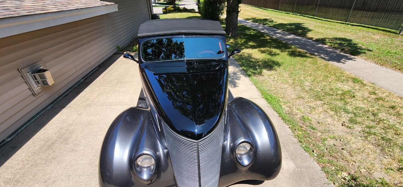 1937 Ford Roadster 14